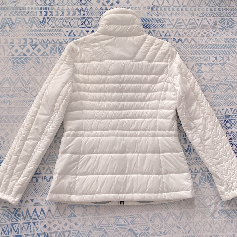 🌟Guess White Quilted Puffer Jacket🌟 - Picture 6 of 7
